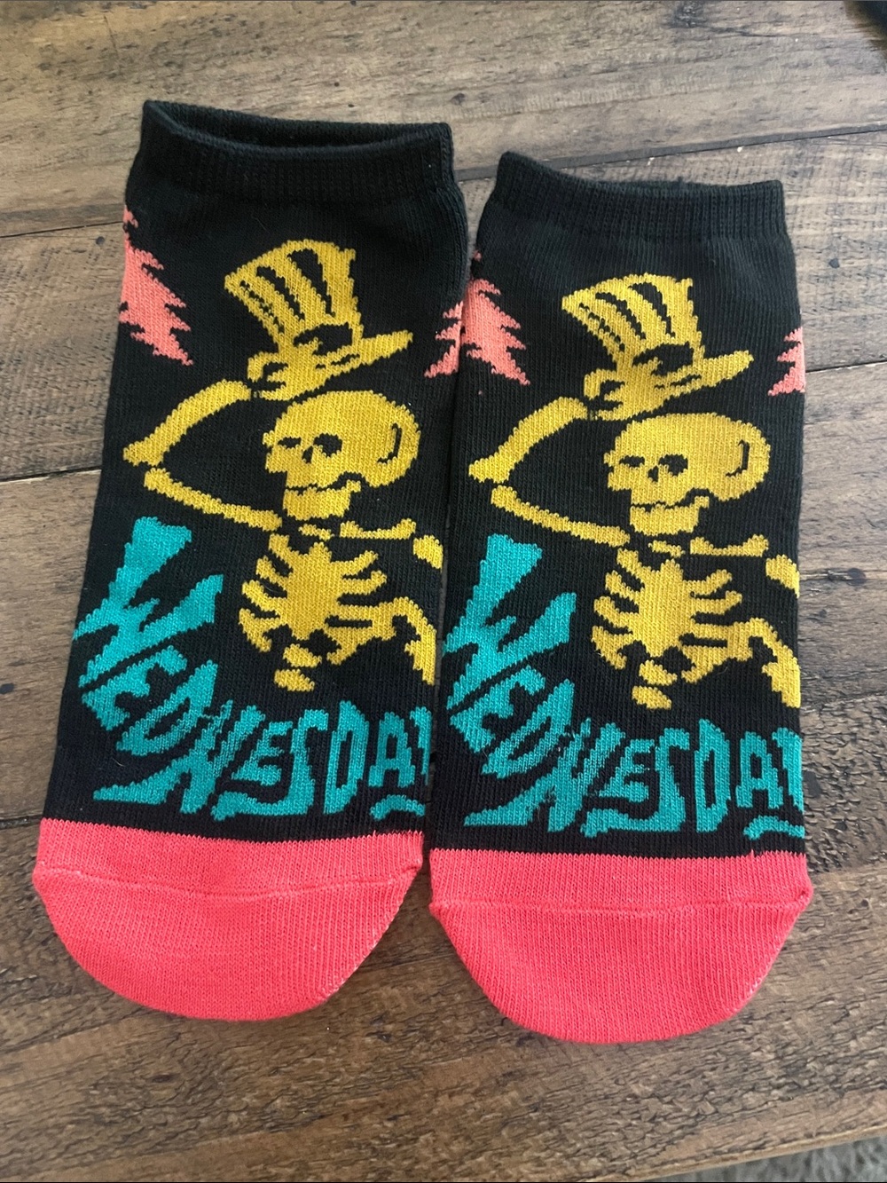 Novelty Grateful Dead No Show Socks - 3 pairs - Picture 4 of 7